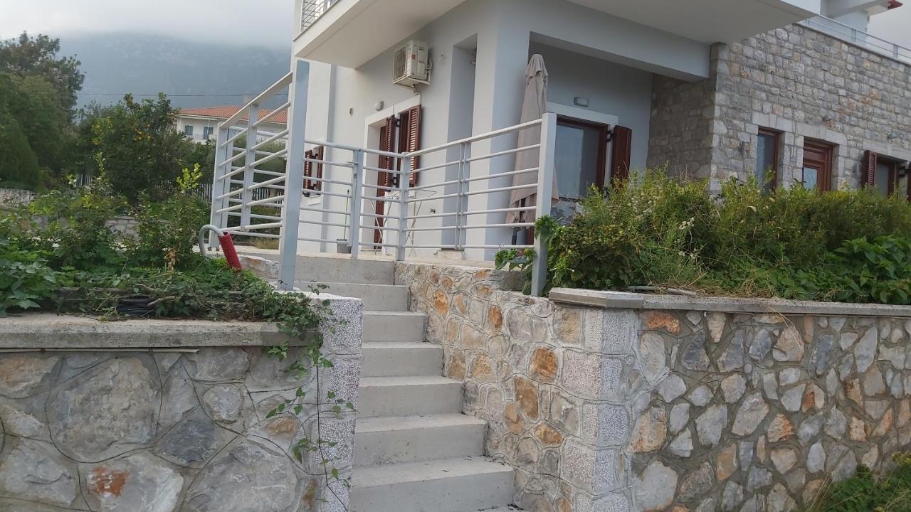 Light Blue House 3 Apartments Poúlithra Exterior foto